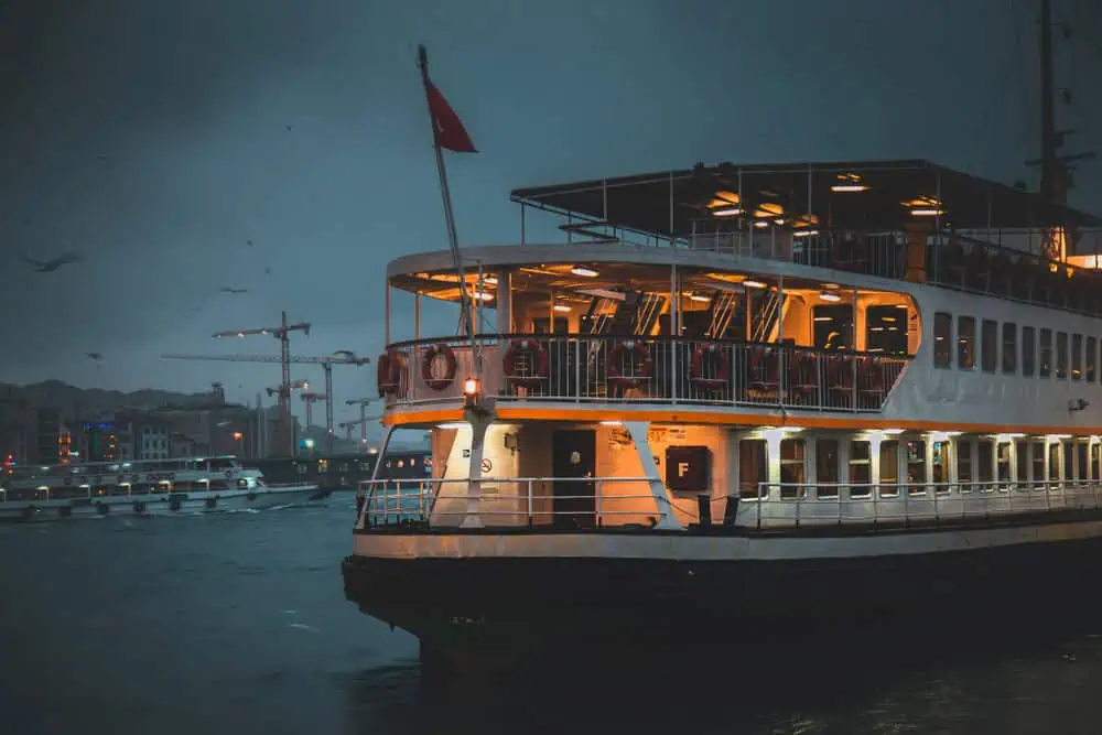 Tips for Planning Your Winter Boat Tour on the Bosphorus