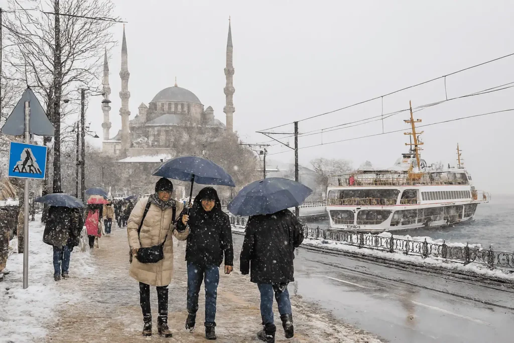 Pros and Cons of Visiting in Winter